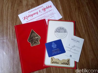 Membedah Undangan Simpel Pernikahan Kahiyang-Bobby