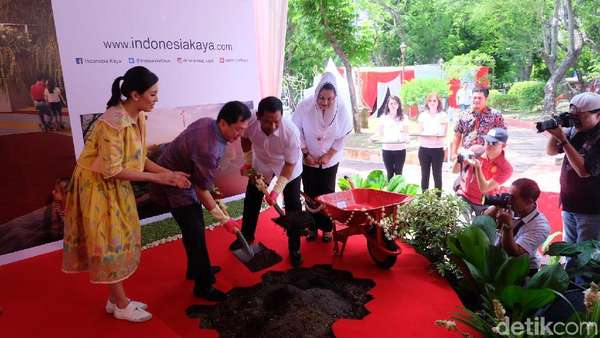 Keren Taman Indonesia Kaya Semarang Yang Dibuka Malam Ini