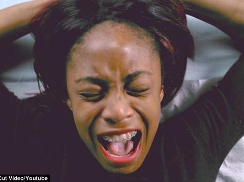 Saat Para Pria Mencoba Bikini Wax Pertamakalinya, Ini Ekspresi Lucu Mereka