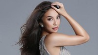Manohara diketahui dikerangkeng kala menikah dengan pria bangsawan negeri seberang. Bahkan masalah mereka sampai ke ranah hukum karena Mano mengaku menerima tindak kekerasan luar biasa dari sang pangeran. Foto: Dok. Instagram/aldiphoto