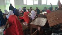 Pasutri Cirebon Sisihkan Gaji untuk Kelola Mandiri Madrasah