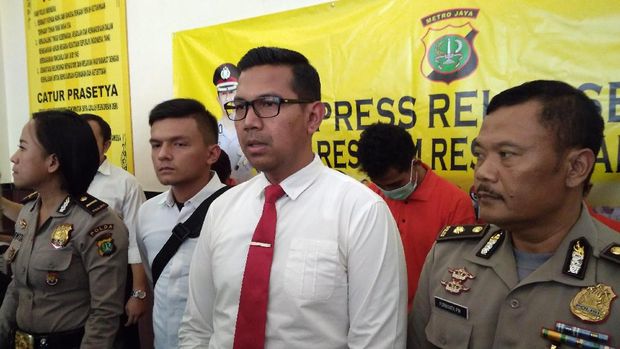 Kasat Reskrim Polres Jaksel AKBP Bismo Teguh mengatakan komplotan ini telah beraksi di 4 mal.