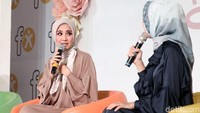 Menurutnya dalam merawat anak, ia memilih memposisikan dirinya sebagai seorang teman. Pool/Ismail/detikFoto.
