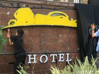 Plang Hotel Alexis Dicopot