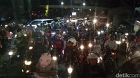 Sebelumnya diberitakan, Anies mengatakan tidak adanya amdal lalin dari 10 proyek infrastruktur di DKI, akibatnya kemacetan yang luar biasa. Anies memberi contoh proyek infrastruktur yang membuat macet ada di kawasan Pancoran.