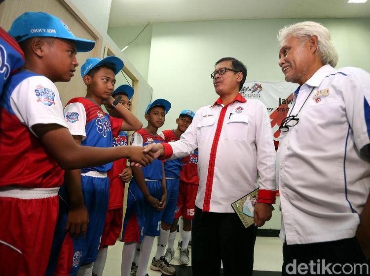 Kemenpora Lepas 16 Pemain Muda ke Singa Cup 2017