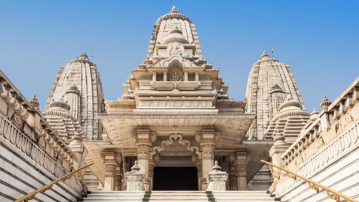 Birla Mandir is a Hindu temple located in Kolkata, India
