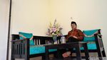 Senyum Semringah Tukang Urut Rumahnya Direnovasi Polres Jaksel
