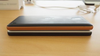 Yang diunggulkan dari ponsel ini adalah kapasitas baterai besar, yakni 4.100 mAh. HMD mengklaim dengannya, Nokia 2 dapat bertahan hidup sampai 2 hari. Foto: Android Central