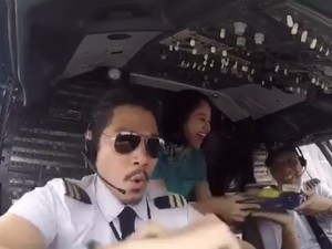 Kagetnya Pilot Bambang dan Yves Saat Video Pantun-Joget Viral