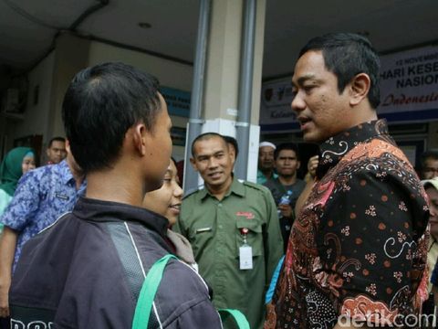 Ada Program UHC, Kantor Dinkes Semarang 'Diserbu' Warga