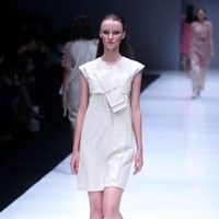 Koleksi terbaru Danjyo Hiyoji, mengusung tema Fashion Fusion dengan menghadirkan koleksi Arc di Jakarta Fashion Week 2018, Senayan City, Jakarta, Selasa (24/10/2017). Foto: Mohamamd Abduh/Wolipop