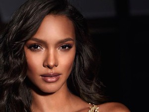 Model Brasil akan Pakai Lingerie Rp 27 Miliar di Show Victorias Secret