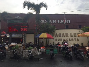 Berburu Bahan Makanan Segar di Pasar Induk Solo yang Tak Pernah Tidur