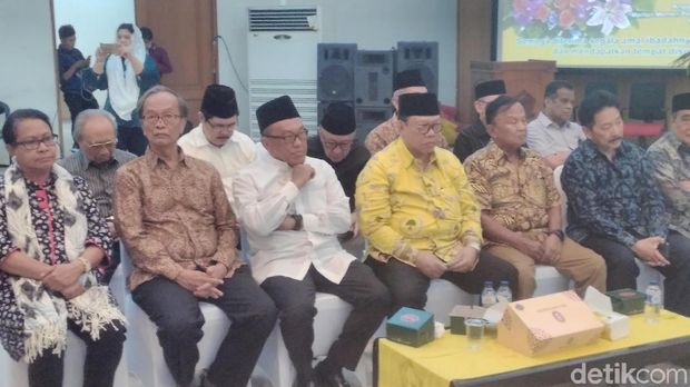 Elite Golkar dan Menteri PPPA lepas jenazah Sri Redjeki