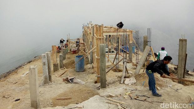 Waduh, Pembangunan Fasilitas di Puncak Ijen Dikeluhkan