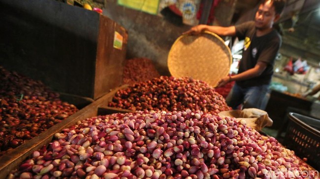 Harga Bawang dan Cabai Turun, Petani Ketar-ketir