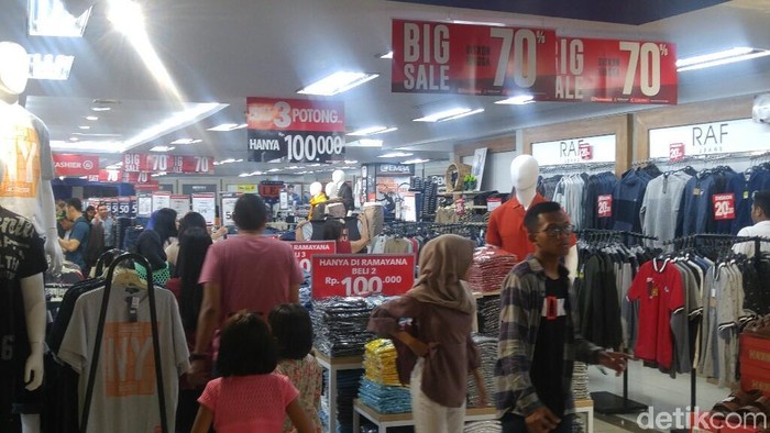 Ritel Semarang cacri cara untuk pertahankan pelanggan, Kamis (2/11/2017).