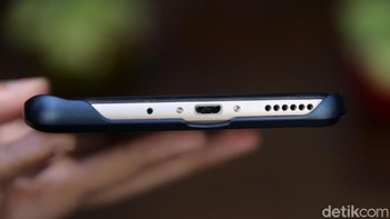 Infinix Note 4 Pro dibanderol Rp 2,4 juta. Infinix menggandeng Lazada untuk memasarkan ponsel ini. Infinix mengaku stok awal penjualan yang disiapkan sangat terbatas. (Foto: detikINET/Agung Prambudhy)