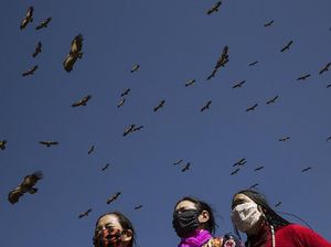 Cara Pemakaman Langit: Proses Ritual, Tujuan, Makna, dan Lokasinya