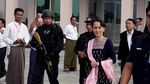 Foto: Saat Suu Kyi Mendadak Kunjungi Rakhine yang Dilanda Konflik