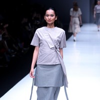 Koleksi terbaru Danjyo Hiyoji, mengusung tema Fashion Fusion dengan menghadirkan koleksi Arc di Jakarta Fashion Week 2018, Senayan City, Jakarta, Selasa (24/10/2017). Foto: Mohamamd Abduh/Wolipop