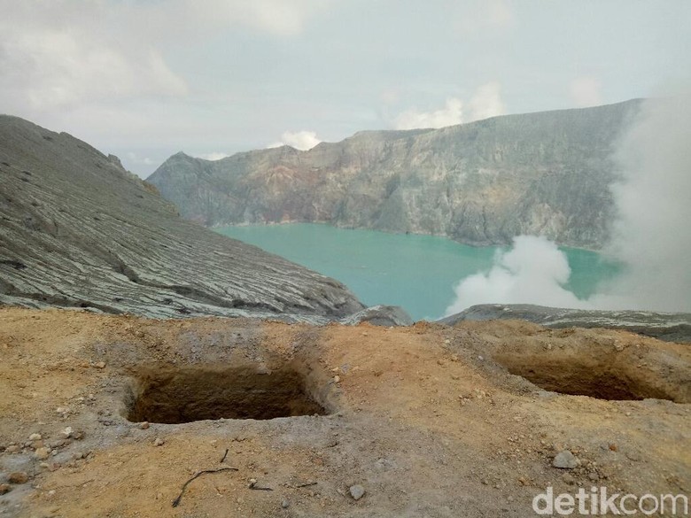 Kawah Ijen Semburkan Gas Beracun, Ini Imbauan BKSDA Jatim Kawah Ijen Semburkan Gas Beracun, Ini Imbauan BKSDA Jatim