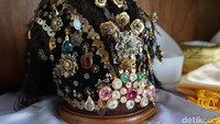 Orang yang mengaku-ngaku sebagai sultan disebut-sebut akan ditimpa kemalangan, hingga dijemput maut. Makanya tidak ada yang berani macam-macam dengan mahkota sultan (Wahyu/detikTravel)