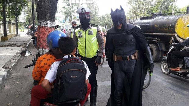 Batman saat operasi zebra / 