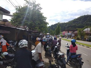 Hindari Operasi Zebra, Pengendara di Pessel Parkir Massal