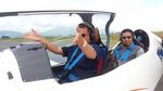 Yuk Intip Gaya Gubernur Aceh Piloti Sendiri Pesawat di Langit Aceh