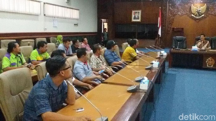 Gantian, Sopir Taksi Argo Datangi DPRD DIY Dukung Permenhub 108