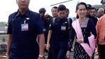 Foto: Saat Suu Kyi Mendadak Kunjungi Rakhine yang Dilanda Konflik