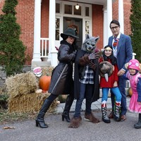 Justin Trudeau bersama keluarganya tak tampil dalam tema kostum yang sama di Halloween tahun ini. Namun keluarga ini sukses mencuri perhatian. Have a Super Halloween! tulis Trudeau di Instagramnya. Foto: Dok. Instagram