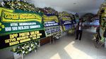 Habibie dan Menteri PPA Lepas Jenazah Sri Redjeki