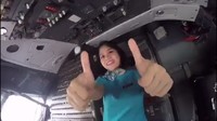 Pak Soleh jualan gading, apa boleh kita boarding? tanya Bambang ke pramugari yang kemudian mengacungkan jempol. Ateng bawa kayu, thank you, sambung Bambang lagi.