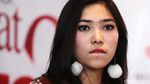 Pakai Anting Bulu, Isyana Cute Banget Sih!