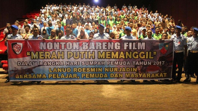 TNI AU Ajak Pemuda Nobar Film Merah Putih Memanggil TNI AU Ajak Pemuda Nobar Film Merah Putih Memanggil