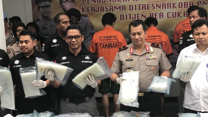 Penyelundup Sabu di Forklift Pakai Cairan Agar Tak Terdeteksi X-Ray