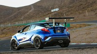 Dibangun sebagai CUV tercepat dunia, C-HR R-Tuned sudah dites di Willow Springs International Raceway, California. Hasilnya mobil mencatatkan waktu terbaik mengalahkan McLaren 650S Spyder, 911 GT3 RS, dan Nismo GT-R. Pool/Toyota.