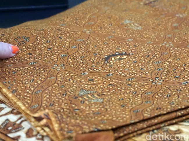 Untuk siraman yang akan digelar pada Selasa (7/11/2017), beskap akan dipadukan dengan jarik motif wahyu gumulung.  Foto: Odilia WS