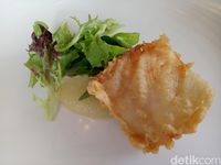 Maccherone with pecorino cheese and black pepper
