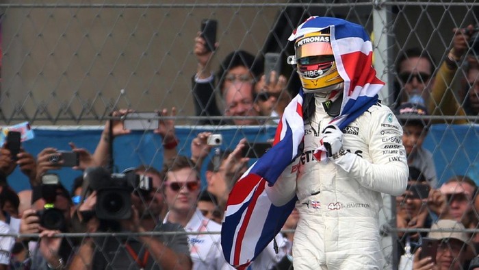 Hamilton Didukung untuk Kejar Rekor Schumacher