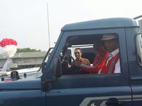 Gaya Jokowi Jajal Tol Becakayu