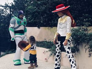 Seru dan Lucunya Kostum Halloween Keluarga Justin Timberlake