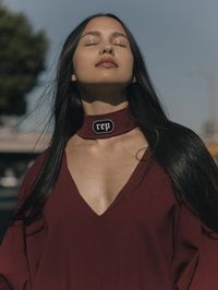 Taylor Swift Jual Baju yang Terinspirasi dari Kesalahan Fashionnya