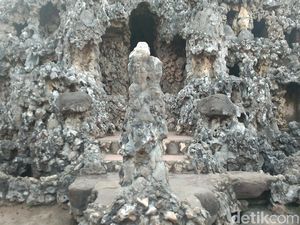 Mitos Patung Perempuan Angkuh yang Enggan Menikah Seumur Hidup