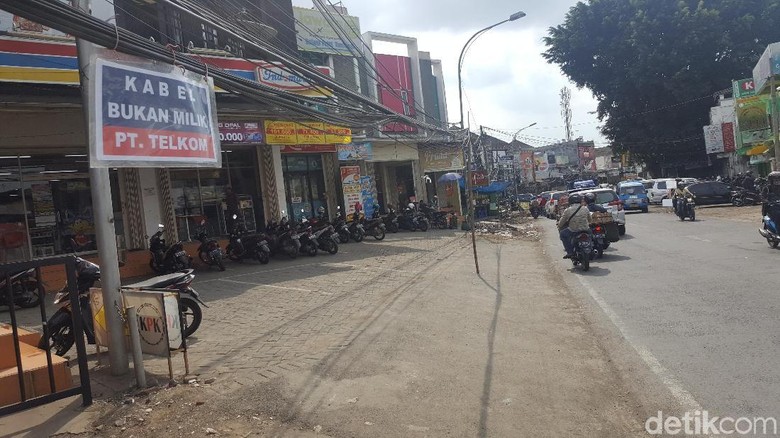 Kabel Milik Telkom Sudah Rapi, Lantas yang Semrawut Milik Siapa? Kabel Milik Telkom Sudah Rapi, Lantas yang Semrawut Milik Siapa?