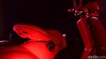 Vespa Luncurkan Motor Merah Super Mahal