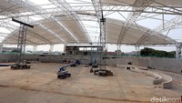 Pembangunan velodrome Rawamangun itu didesain oleh Richard Coulson dari ES Global.